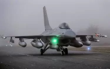  F-16