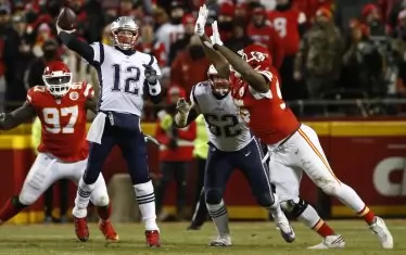  ... А само куотърбекът на "Ню Ингланд Пейтриътс" Том Брейди (№12) има 5 титли.