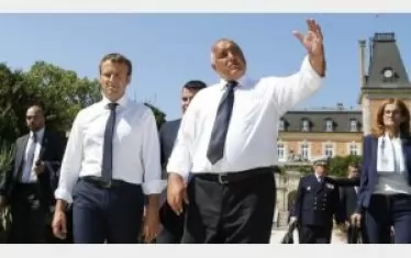  Той е другар на Макрон и Меркел... но е 