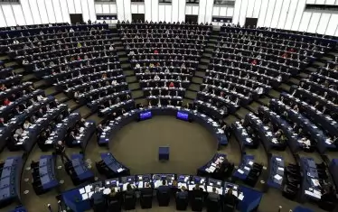  В новия ЕП няма да има "фалшиви" политически групи, които са заедно само заради пари и влияние. 