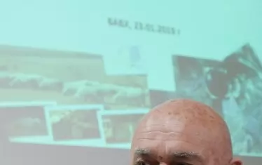 В началото на годината шефът на БАБХ Дамян Илиев обясни на пресконференция какви опасности дебнат животновъдите. Засега не сме избегнали нито една от тях.