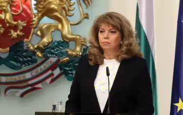  Румен Радев прехвърли правомощието си да помилва на вицето си Илияна Йотова.