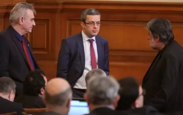  Спешни промени за медиите ще пазят 
управляващите от нов "Апартаментгейт"

