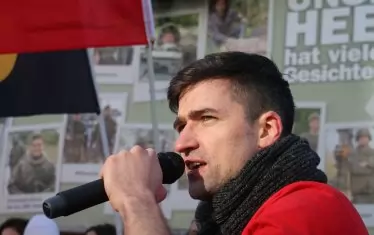 Мартин Зелнер бе определен от Би Би Си за "новото лице на крайнодесните в Европа".