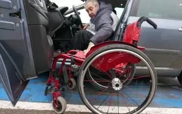  Ако имаш личен автомобил и шофьорска книжка, работиш, правиш бизнес, ако не - оставаш затворен между стените на дома си, казва  Павел.