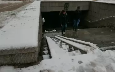 Релсите не вършат никаква работа, нито на майките с детски колички, нито на хората с инвалидни.