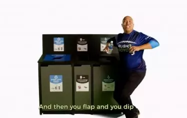 За кампанията Rush2Recycle покрай мача за Супербоул бе ангажиран и един от легендарните бивши състезатели по американски футбол - Хайнс Уорд.