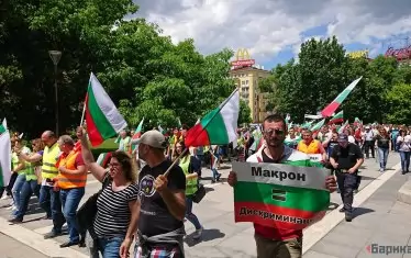 Досега имаше няколко протеста на автобранша на българска територия. На 10 януари недоволството на нашите превозвачи ще се пренесе в Брюксел - пред сградата на Европарламента, където транспорнтата комисия ще обсъжда спорните промени. 