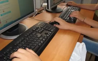 Покритието на обществените медии сред хората до 25 г. непрекъснато пада. 