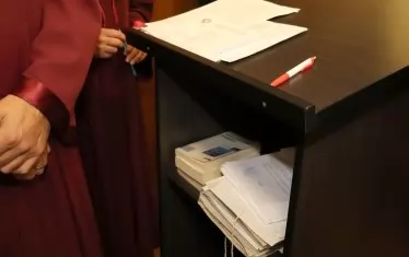 Обвинителният акт срещу Масларова е "неясен, непълен, неразбираем, противоречив и концептуално невъзможен", приема съдът. Година и половина не стигна на прокуратурата да го поправи.