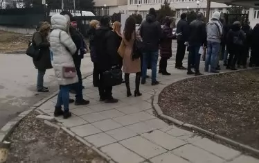 ...а гражданите - доносници.