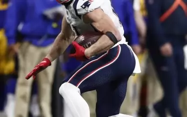 Уайд рисивърът на "патриотите" Джулиън Еделман беше избран за най-полезен играч (MVP) на Супербоул LIII, след като улови 10 паса за 141 ярда във финала.