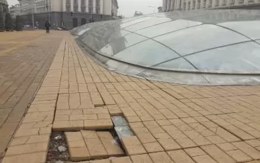  След като 7 години бе ремонтирано и се хвърлиха милиони левове за обновяването му, Ларгото отново се нуждае от "освежаване". 