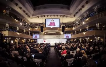  Сред публиката Борисов изслуша канцлера на Германия Ангела Меркел и цитира пред журналисти какво е разбрал.