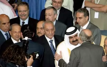 Емирът на Катар шейх Тамим бин Хамад ал Тани (вторият отдясно) успешно лавира между интересите на различните страни и техните лидери както в Близкия изток, така и извън региона. 