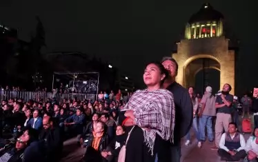 Стотици гледат церемонията от Лос Анджелис на големи екрани на открито в Мексико сити, където се развива действието във филма на сънародника им Алфонсо Куарон. "Рома" обаче не спечели за най-добър филм.