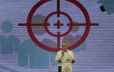  Ливиу Драгня от доста време е на прицел.