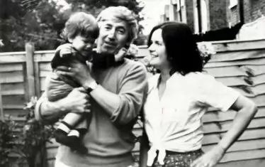 Георги Марков и английското му семейство.