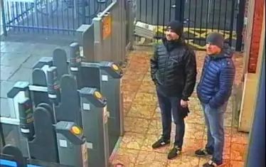 "Александър Петров“, който Bellingcat идентифицира като доктор Александър Евгениевич Мишкин, военен лекар и служител на ГРУ, и Руслан Боширов, който всъщност е полк. Анатоли Чепига от ГРУ.