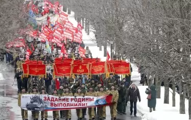  Много хора в Русия искат преразглеждане на осъждането на военната интервенция в Афганистан. 