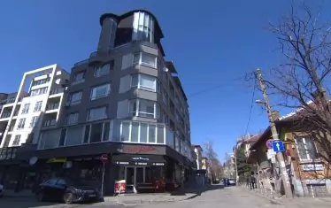  Тризонетът на Пламен Георгиев на последния етаж на сградата