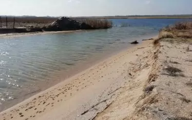  Каналът, от който девет дни е текла езерна вода.