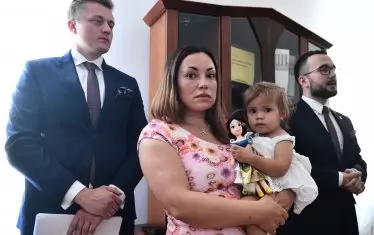 Силие Гармо, която е норвежки гражданин, и дъщеря й Ейра са избягали от Норвегия в Полша през 2017 г., след като Барневерн е заплашила да вземе детето. Тя е поискала убежище от Полша, но й е отказано. 