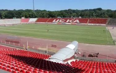 А в същото време състоянието на стадиона не е никак цветущо.