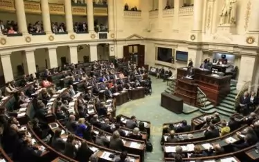 Белгийските депутати призоваха германската канцлерка Ангела Меркел незабавно да спре плащанията и да публикува пълен списък на тези, които ги получават. 