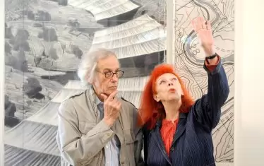 През 2009 г. Кристо и Жан-Клод представиха амбициозния си проект "Над реката". Смятаха да покрият със сребристи платна отделни сегменти от 62-километровата река Арканзас в Колорадо. Но през 2012 г. Кристо се отказа от проекта заради Доналд Тръмп,  Причината е, че земята, на която искаше да работи, е федерална, а той не иска да има нищо общо с новия й собственик Тръмп.