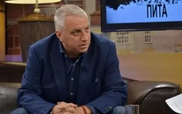  Красимир Узунов – Поручика, прозря, че Преспанското споразумение и общото членство в НАТО вещаят беди за нас и македонците.

