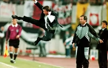  Легендарният кунг-фу ритник на холандеца.