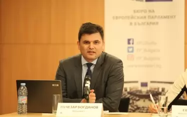  Лъчезар Богданов