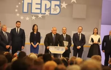  Борисов говори за листата на ГЕРБ, че е най-хубава. Не стана ясно с какво. 