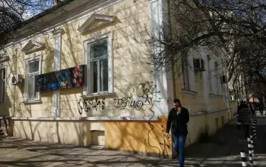 Над "Синия лъв" за малко да се появи мост между два стъклени гиганта.