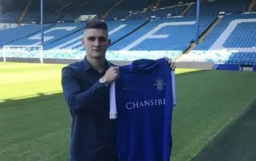 Преслав Боруков след подписването на първия си професионален договор с "Шефилд Уензди".