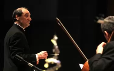 Eмил Табаков дирижира своята Десета симфония