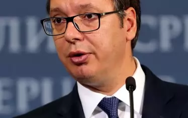 Александър Вучич, президент на Сърбия: „Обрадович е обикновен малък фашист. Той има патологична нужда от това да бие жени. Но попаднаха на твърд орех. Изправиха се пред човек, който не се плаши. Аз съм тяхната цел, защото Сърбия с всеки изминал ден става все по-силна“.