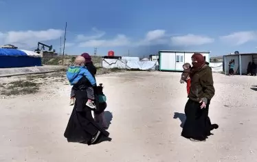 Много от вдовиците и роднините на бойци от ИД остават верни на идеологията на джихадистите. 