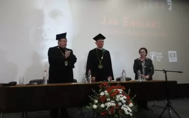 Ян Енглерт получи високи отличия