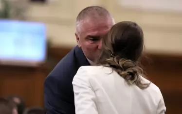  Лидерът на "Воля" Веселин Марешки е събрал около себе си интересни имена като парламентарни сътрудници. 