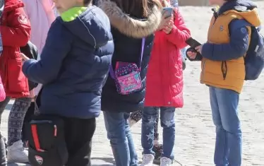 Въпреки усилията хиляди деца отпадат от училище