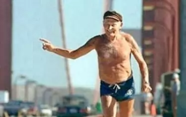  Уолт Стак - героят от първата реклама с Just Do It.