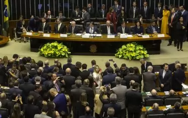 ... депутатите се опитаха да прокарат скандални законодателни поправки.