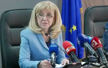 Според регионалния министър Петя Аврамова никой не може още със сигурност да каже дали и с колко ще поскъпнат стоките заради тол таксите.