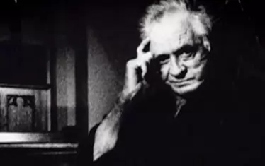 Животът е дрогата, от която отрезвяваме накрая. Наркозата на успеха изветрява.Трагизмът на равносметката изпъква релефно, безпощадно. Джони е безсилен да го предотврати, но поне ни предупреждава.