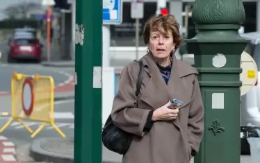 Бившият еврокомисар от Холандия Нели Крус ще участва във вота за ЕП като кандидат на белгийската формация Открити фламандски либерали и демократи.