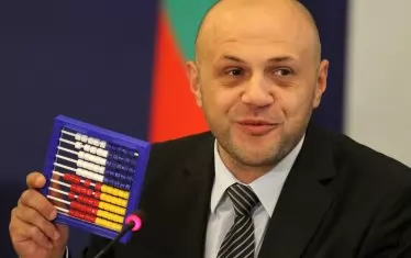  Вицепремиерът Томислав Дончев, който доскоро отговаряше за електронното правителство, призна, че за киберсигурност през 2018 г. са похарчени само 5 млн. лв. за цялата държавна администрация