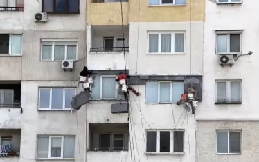 Служебният кабинет спира програмата за безплатното саниране