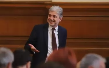 Нено Димов се превърна в най-проверявания министър - грозят го вече две разследвания на прокуратурата.